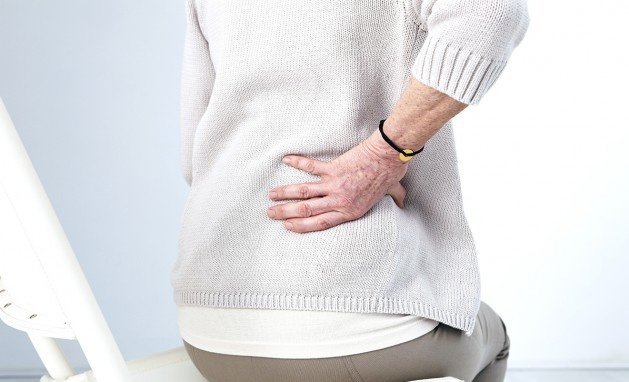 Dấu hiệu và cách điều trị loãng xương