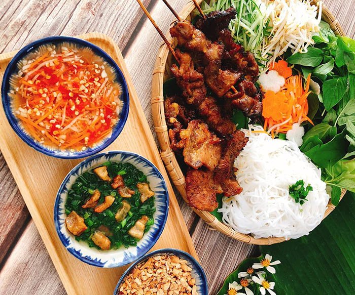me dam mach cach lam bun thit nuong tuyet ngon, chong con an hoai khong chan - 1