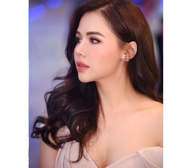 Lê Phương Anh (Phanh Lee) vốn được biết tới là một hotgirl, đồng thời là gương mặt diễn viên trẻ của màn ảnh Việt.
