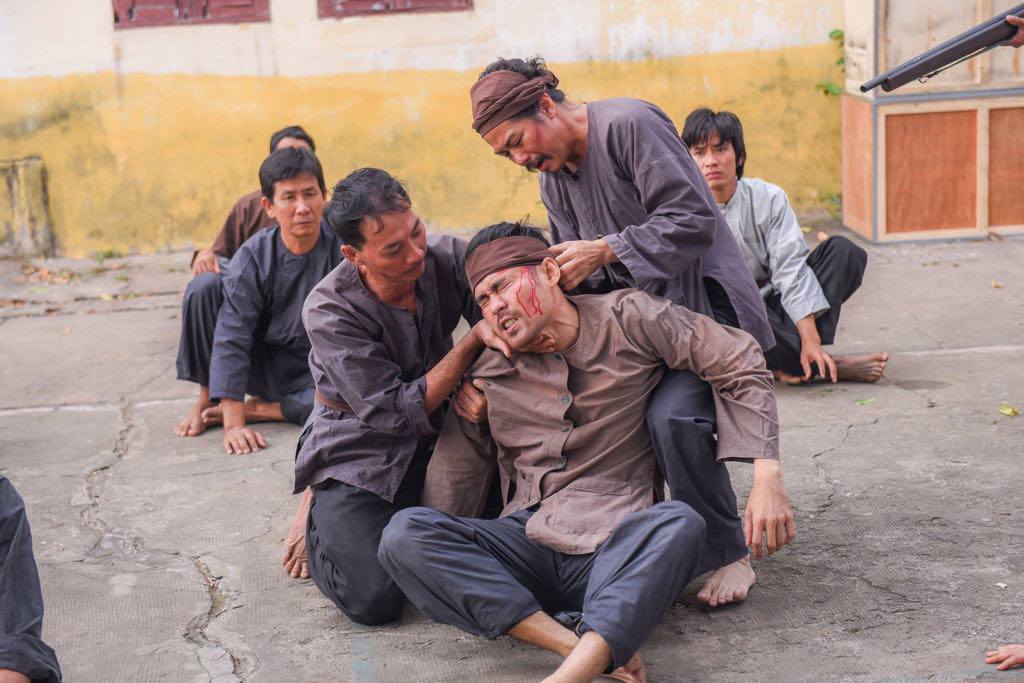 Con trai Thị Bình Tiếng sét trong mưa kể bị đánh, con vuốt mặt vì tội, vợ mắng “đáng đời” - 4