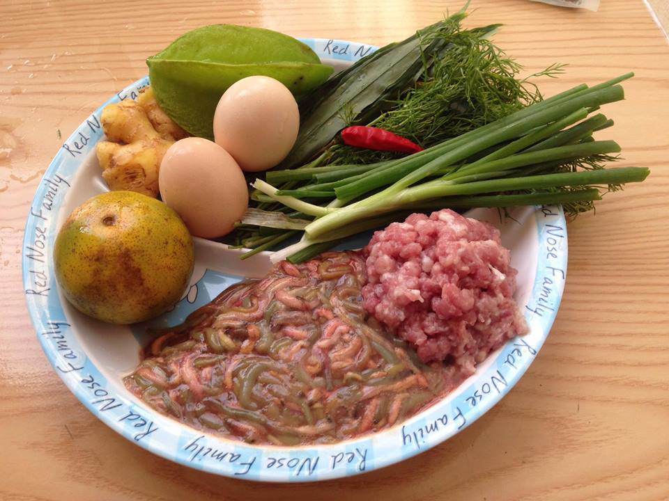 Làm món ăn từ con vật khiến nhiều người khiếp sợ, Văn Mai Hương thấy khổ thân hàng xóm - 6