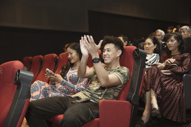 Phim ngắn đầu tay của JVevermind: Nhuốm màu tâm lý tội phạm, được khen diễn xuất tốt - 9