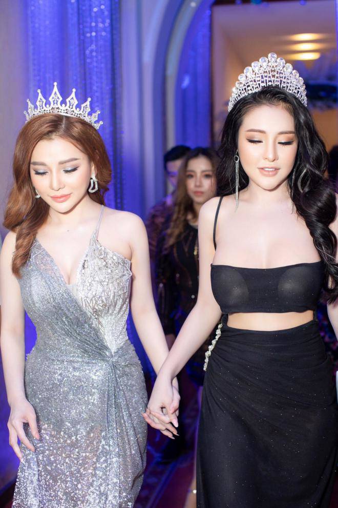 Vừa cùng nhau amp;#34;bôi bẩn Vũng Tàuamp;#34;, hotgirl Mon 2k đã tuyên bố cạch mặt Ngân 98 - 5