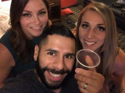 Làm vợ - Lạ đời gia đình "2 bà 1 ông" vẫn yêu nhau thắm thiết, dọn về nhà ở chung