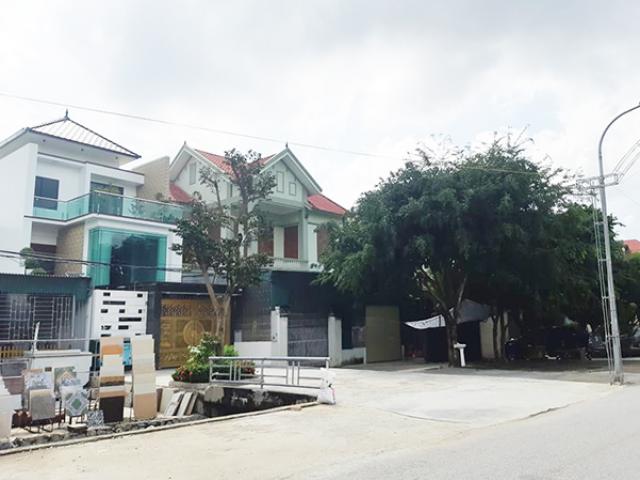 Từ vụ 39 thi thể ở Anh: Biệt thự làng quê được đánh đổi bằng máu và nước mắt