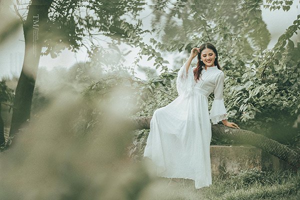 Cô giáo trẻ trong ảnh chụp trộm ở phố đi bộ ngoài đời cực phẩm, còn làm MC - 14