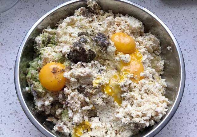 Con dâu thò tay bóp nát đậu phụ, mẹ chồng nổi giận, lúc nhìn mâm cơm thì ngượng chín mặt - 3