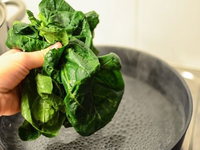 20 sai lầm thường mắc phải khi chế biến rau xanh trong bữa ăn hàng ngày