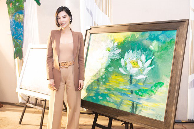 Vũ Cẩm Nhung ủng hộ 250 triệu đồng xây 8 căn nhà chống lũ ở Quảng Nam - 4