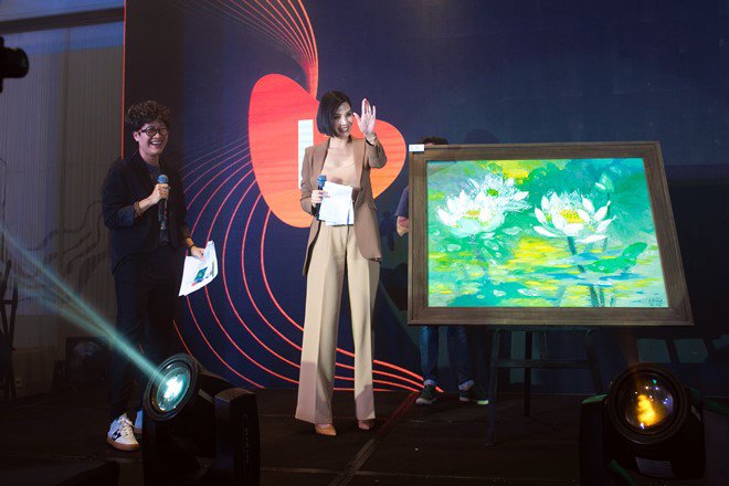 Vũ Cẩm Nhung ủng hộ 250 triệu đồng xây 8 căn nhà chống lũ ở Quảng Nam - 5