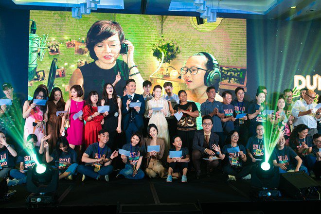 Vũ Cẩm Nhung ủng hộ 250 triệu đồng xây 8 căn nhà chống lũ ở Quảng Nam - 6