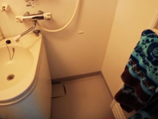 Cô gái thuê nhà bé tẹo như giữa phố cổ Hà Nội, giá thuê mỗi tháng mới gây choáng - 11