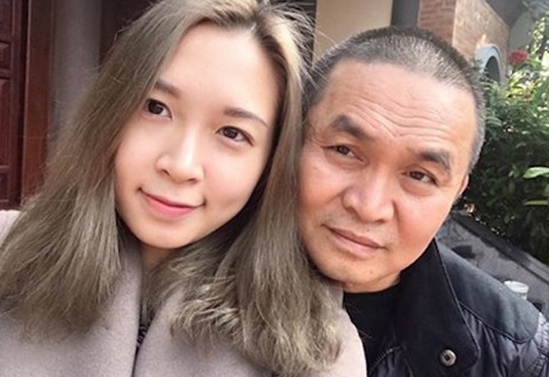 Nhiều khán giả nhận xét, con gái của nam diễn viên Xuân Hinh có vẻ ngoài xinh tươi như hoa hậu, còn cậu con trai có vẻ đẹp rất lãng tử.
