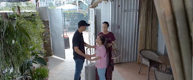 Hoa Hồng Trên Ngực Trái: Khuê nhờ kẻ thù khiến gia đình cô tan nát giúp đòi quyền nuôi con - 1