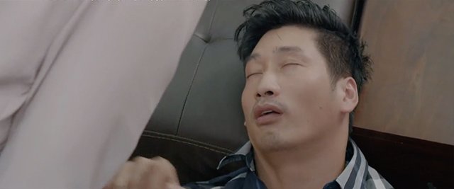 Hoa Hồng Trên Ngực Trái: Khuê nhờ kẻ thù khiến gia đình cô tan nát giúp đòi quyền nuôi con - 7