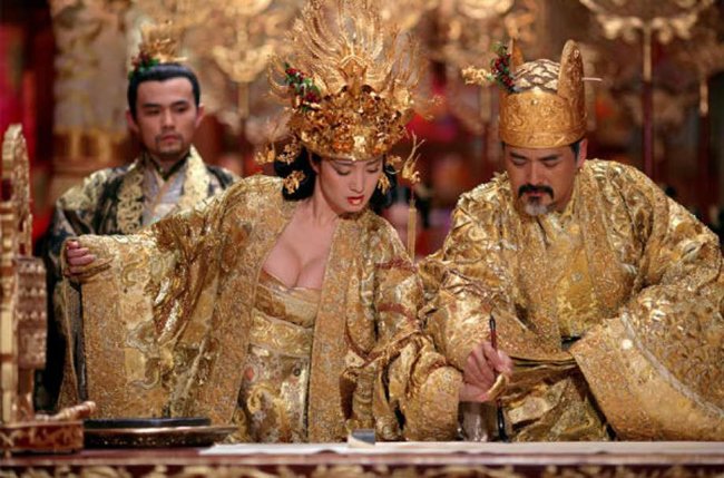 Nguyên tác Tiếng Sét Trong Mưa: Táo bạo và amp;#34;xôi thịtamp;#34;, khán giả cãi nhau suốt 80 năm - 6