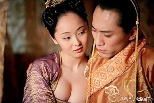 Nguyên tác Tiếng Sét Trong Mưa: Táo bạo và amp;#34;xôi thịtamp;#34;, khán giả cãi nhau suốt 80 năm - 7