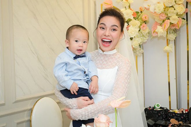 Có bầu với bạn trai, nữ ca sĩ hoãn cưới vì mê tín, một mình sinh con ở Mỹ - 6