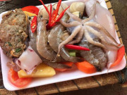Tiêu dùng - Bản tin tiêu dùng: Giật mình những set lẩu hải sản tươi sống giá 50.000 đồng ở vỉa hè HN