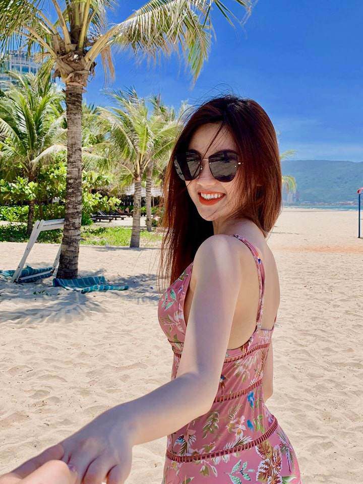 Khi những cô gái vàng làng “tiểu tam” khoe dáng với bikini, hình thể của ai hút mắt nhất? - 15