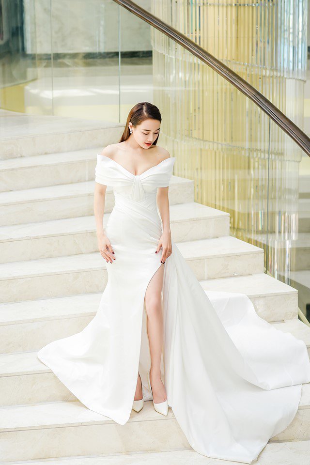 Trước khi cưới chồng thì mê đầm hở lưng, có con xong Nhã Phương liền đổi style khoe ngực - 11
