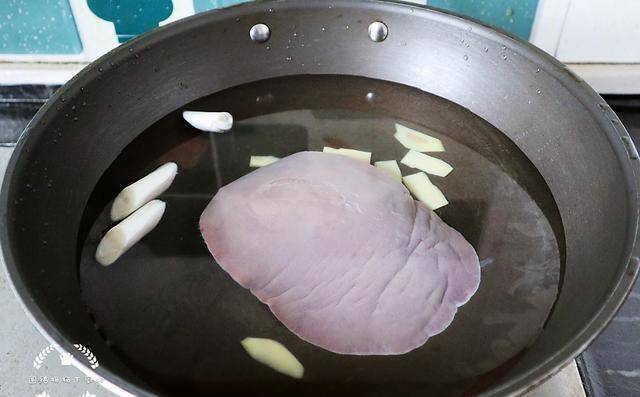 Gan mua về nhớ đừng bỏ qua bước ngâm, sau đó nấu món gì cũng không lo bị đen, hôi - 3