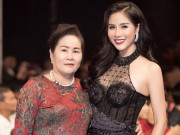 Sao Việt - Á hậu Hoàng Hạnh khoe nhan sắc rạng rỡ, dẫn mẹ cùng dự sự kiện