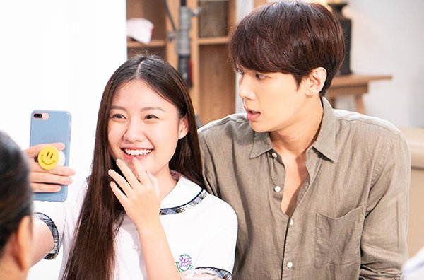 Ít ai biết em gái út của MC Trấn Thành sở hữu nhan sắc xinh đẹp, ai nhìn cũng mê - 1