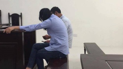 tin tuc 24h: hanh dong la lung cua nguoi vo khi di nha nghi "tam su" voi ban cua chong - 1