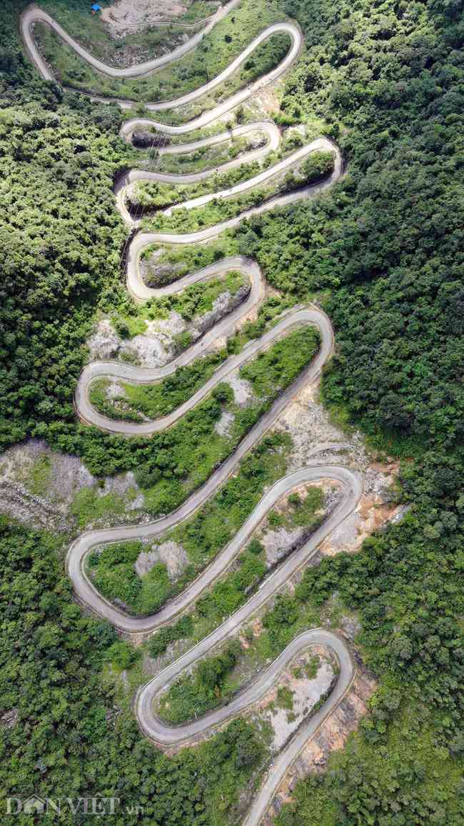 Ảnh: Con đèo 14 khúc cua tay áo hùng vỹ bậc nhất vùng núi Đông Bắc - 3