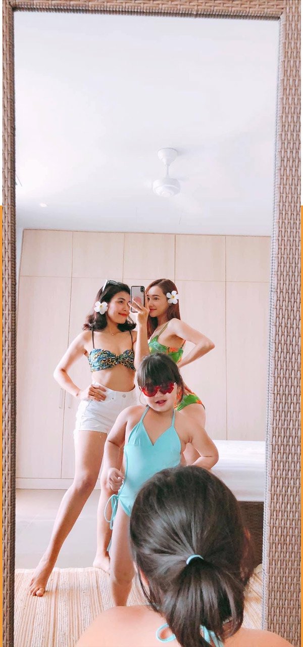 Bình thường toàn ăn vận kín đáo, mãi mới thấy Nhã Phương diện bikini khoe 3 vòng - 1