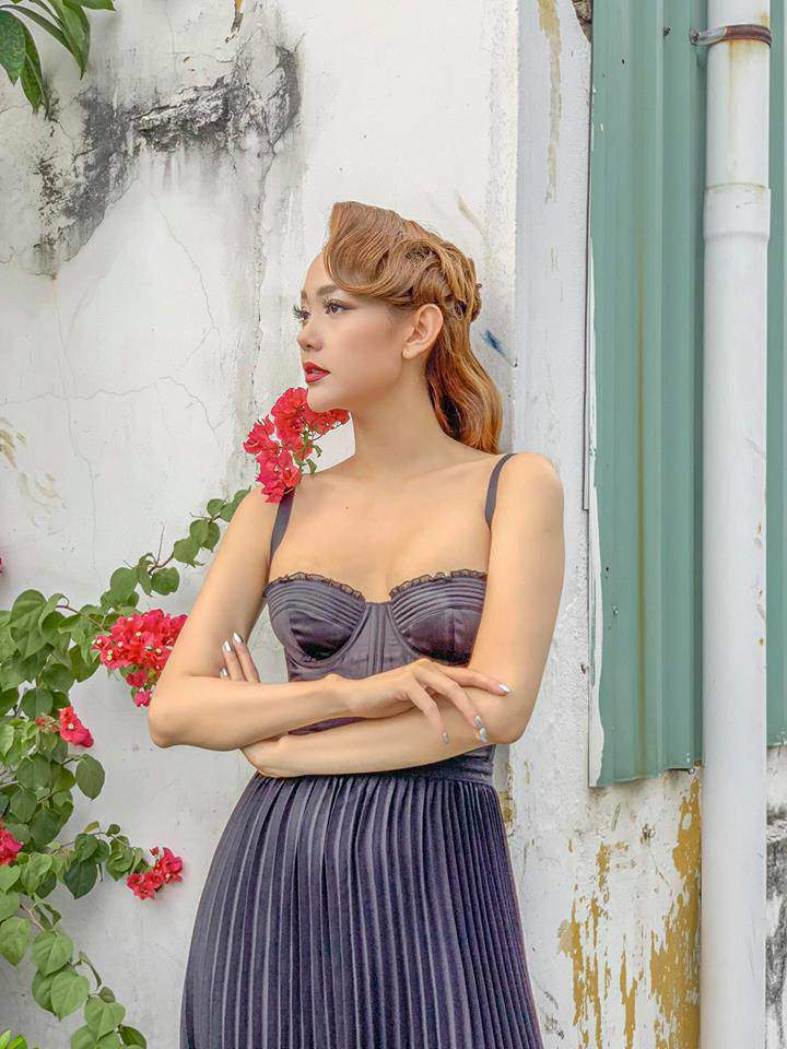 Diện đầm cúp nửa ngực, Kỳ Duyên dù đã amp;#34;trùng tuamp;#34; vẫn thua các nàng vòng 1 khiêm tốn - 7