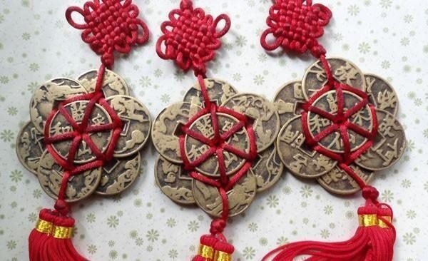 thay con dau lui hui nhet them do vao ket, me chong dinh vao bat qua tang thi "ngo nguoi" - 1