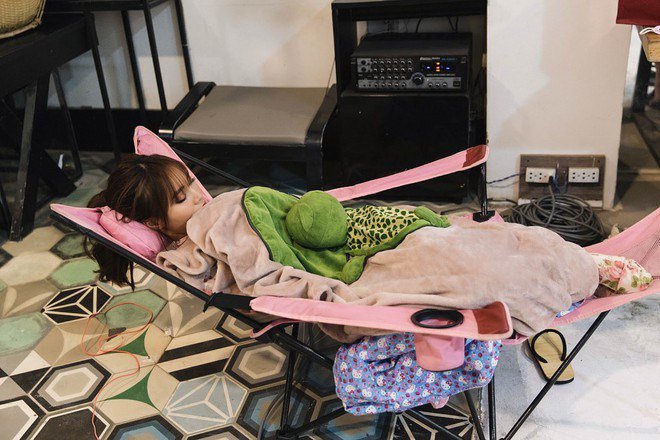 Sau tuyên bố nghỉ chơi gameshow, cảnh Ốc Thanh Vân ngủ gục trong hậu trường làm ai cũng thương - 7