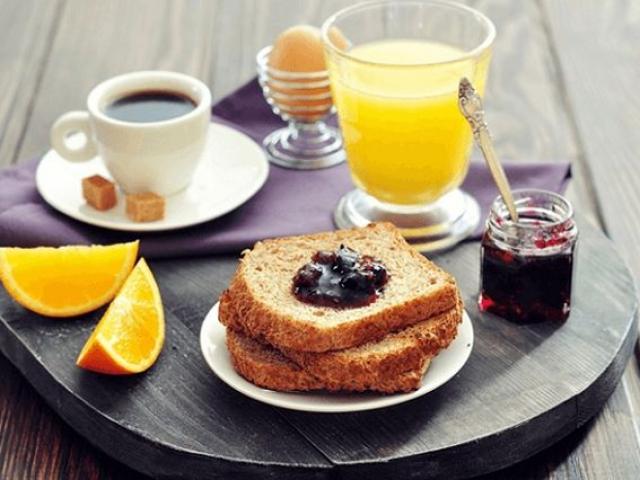 Bữa sáng dù ăn đổ bổ tới mấy nhưng thiếu 2 loại thực phẩm này bữa sáng thành vô ích