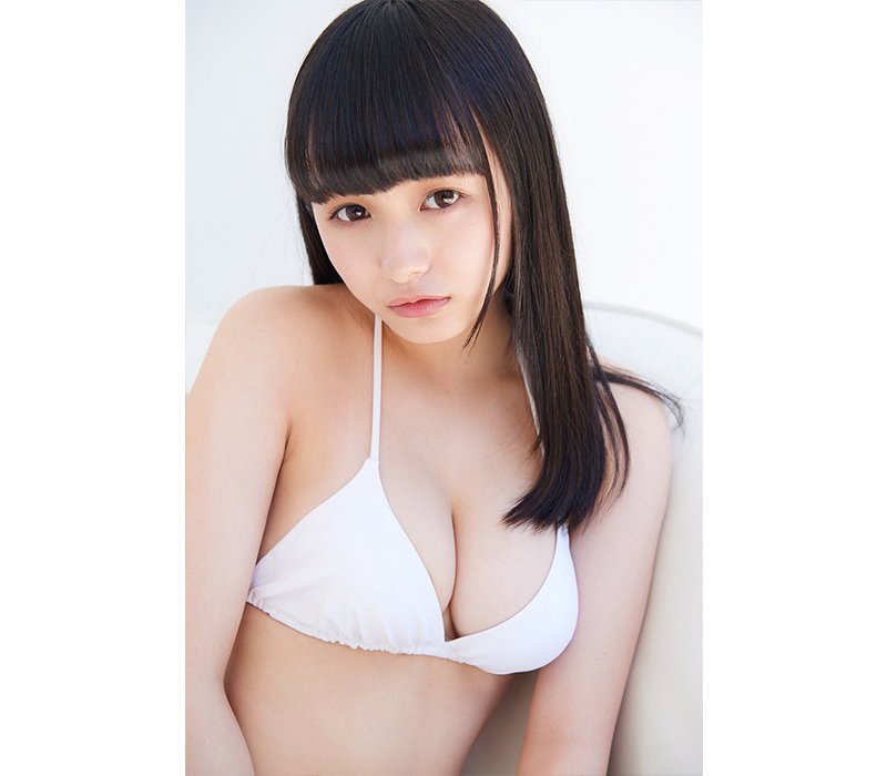 Cô nàng được mệnh danh là Thánh nữ siêu vòng 1 Nhật Bản khi có được khuôn ngực căng tròn, đầy đặn hơn hẳn so với lứa tuổi teen.
