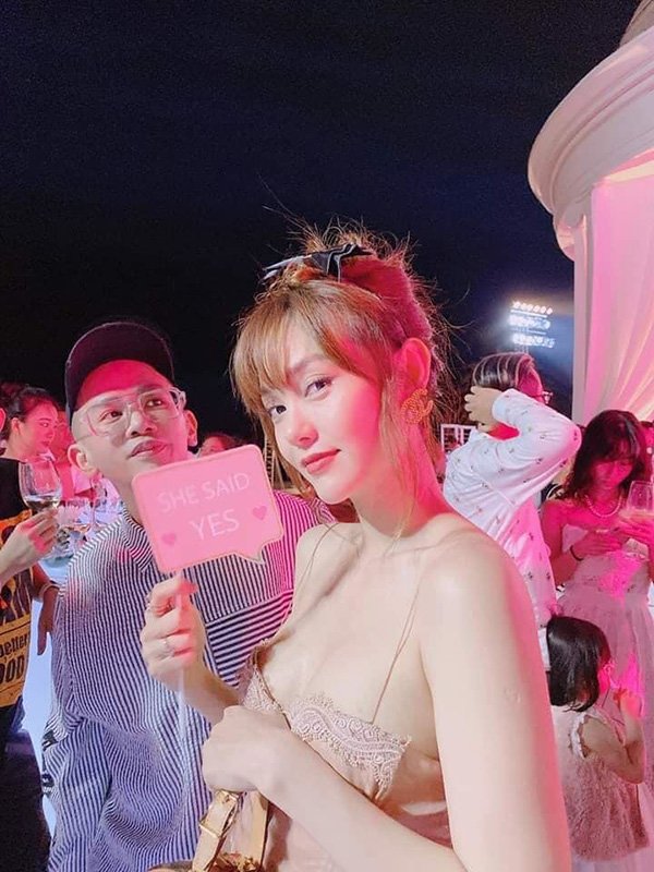Dự đám cưới thế kỷ, Diệu Nhi khiến fans cười ngả nghiêng vì chơi vui đến... rơi cả tóc giả - 8