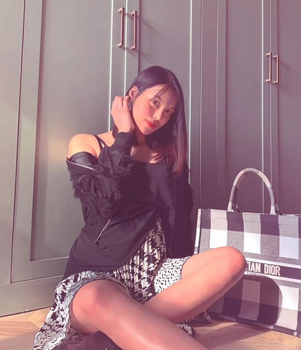  Chuẩn bị đi đẻ, bà bầu Lan Khuê vẫn phải trang điểm amp;#34;sương sươngamp;#34; cho đẹp - 1