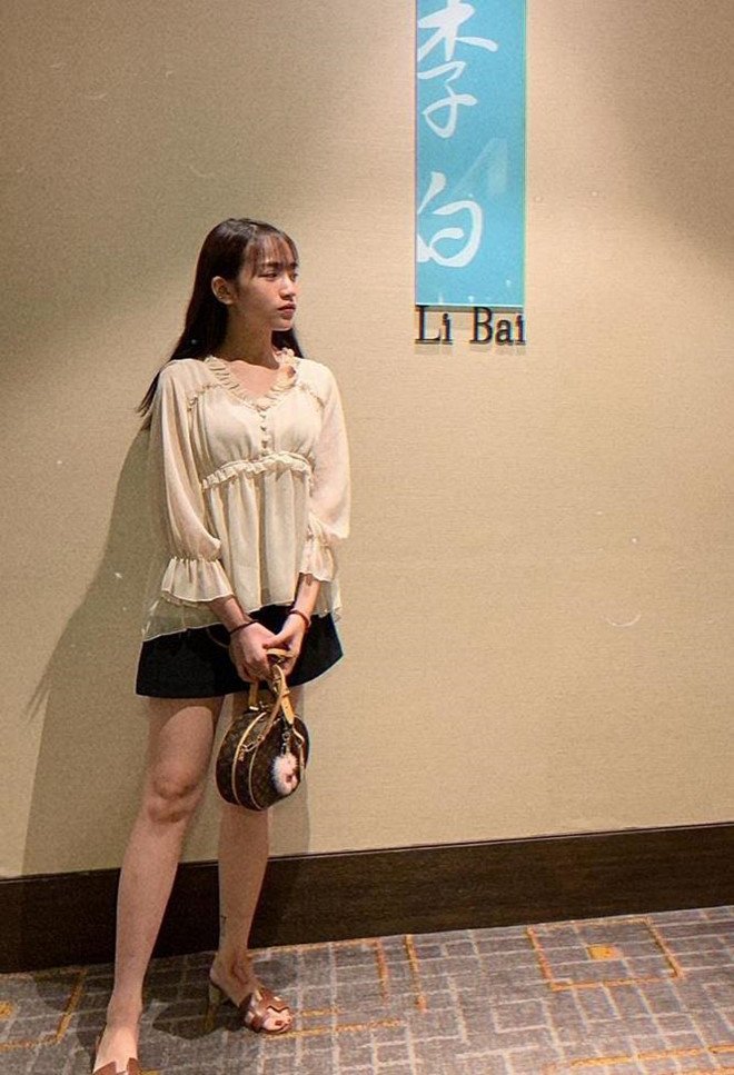 long lay du dam cuoi dong nhi, minh hang va ba xa dang khoi dung hang 1 chiec tui - 12