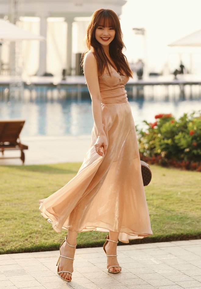 long lay du dam cuoi dong nhi, minh hang va ba xa dang khoi dung hang 1 chiec tui - 5