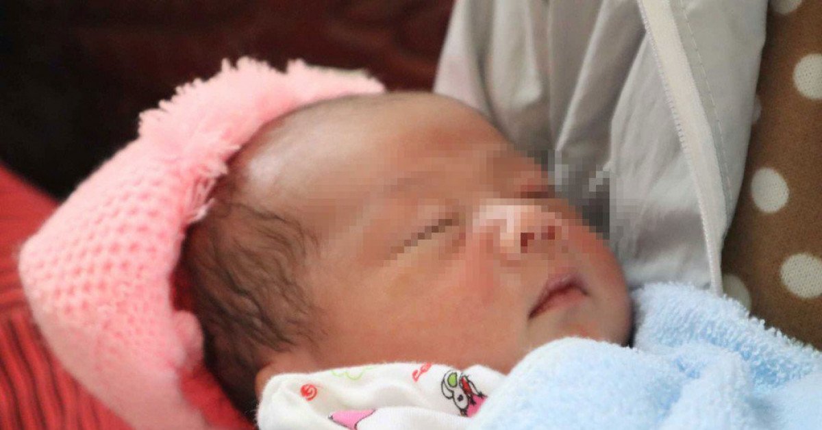 Bé sơ sinh bị bỏ trước cổng chùa cùng lời nhắn: Nhờ các sư nuôi dưỡng