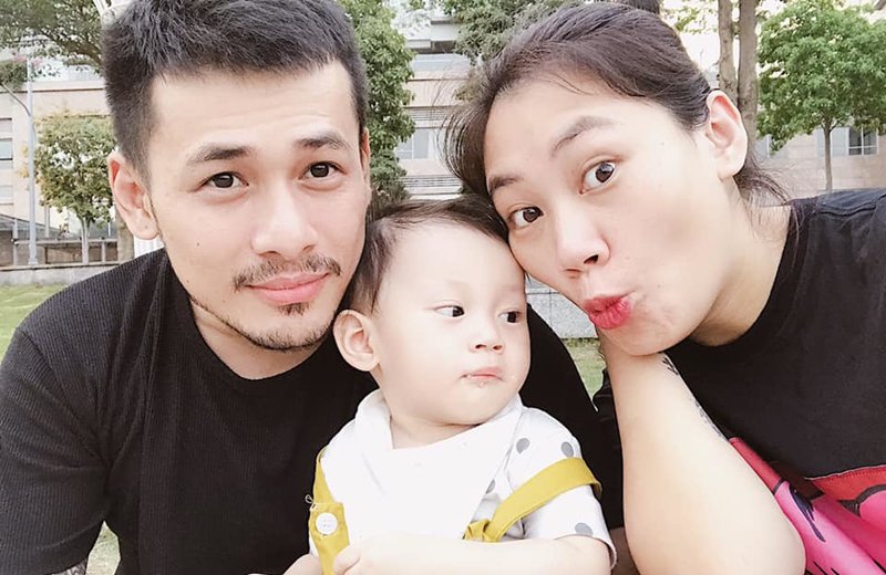 Tháng 5/2018, con trai đầu lòng của Pông Chuẩn và Tùng Min - bé Mỡ ra đời bằng phương pháp sinh mổ. 

