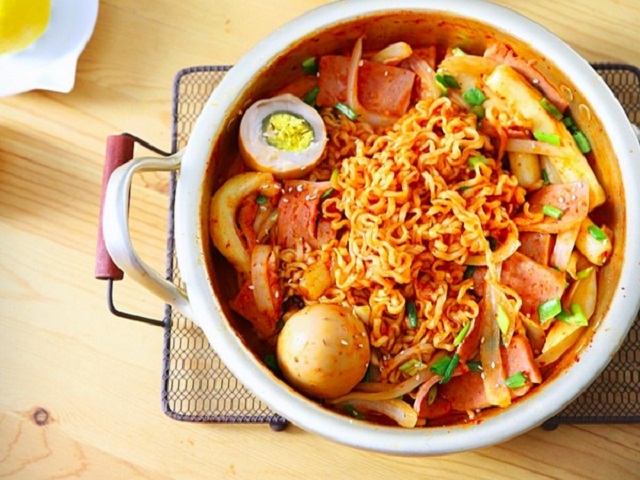 Cứ chê mì tôm ít chất, cho thêm 3 nguyên liệu sau, bát mì tầm thường thành hảo hạng - 1