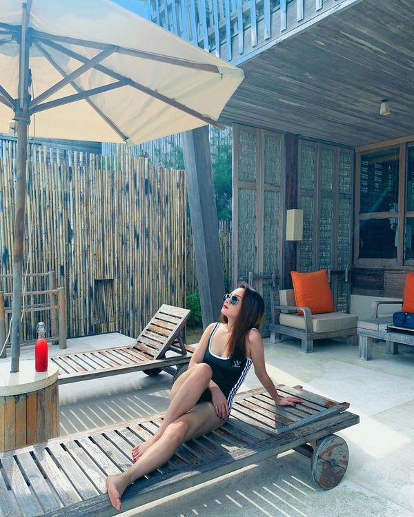 Diện bikini đầy duyên dáng, Bảo Thanh khoe khéo đôi chân thon đáng ngưỡng mộ - 1