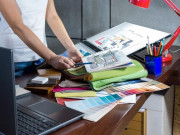 Tin tức - Dọn bàn làm việc cho bạn trai yêu 3 năm, cô gái phát hiện bí mật không thể ngờ