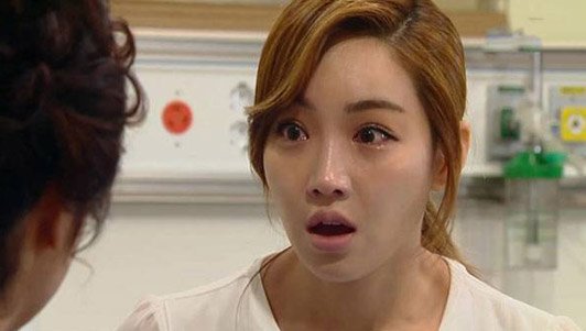 Mở quà cưới của mẹ, anh lăn đùng ngất xỉu, tỉnh dậy nói câu này rồi nhất quyết hủy hôn - 2