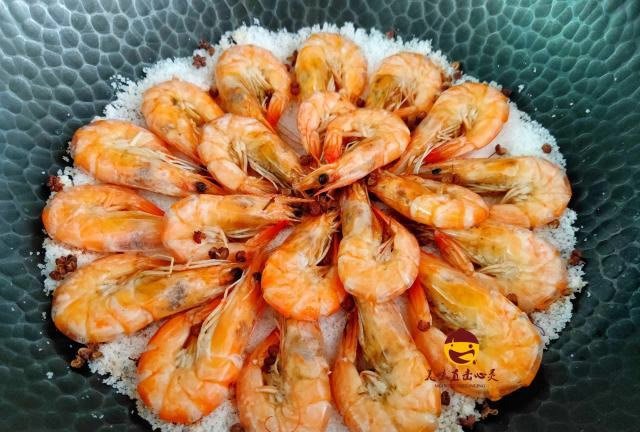 Luộc tôm không cần một giọt nước, nghe lạ tai mà ngon ngọt không tưởng - 4