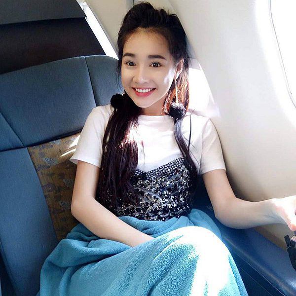 Mỹ nhân Việt để mặt mộc khi đi máy bay, người nhợt nhạt kém sắc, người tươi tắn rạng ngời - 2