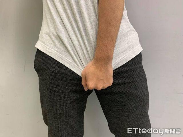 amp;#34;Cậu nhỏamp;#34; quá lớn không kéo nổi khóa quần, người đàn ông đi khám mới sững sờ - 1