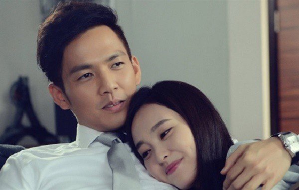 Thấy bao cao su bóc dở trong ví chồng, vợ bật khóc rồi sững sờ nhớ về đêm ấy - 1